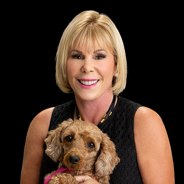 Headshot photo of Geri Dardi