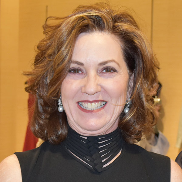 Headshot photo of Sandy Hill
