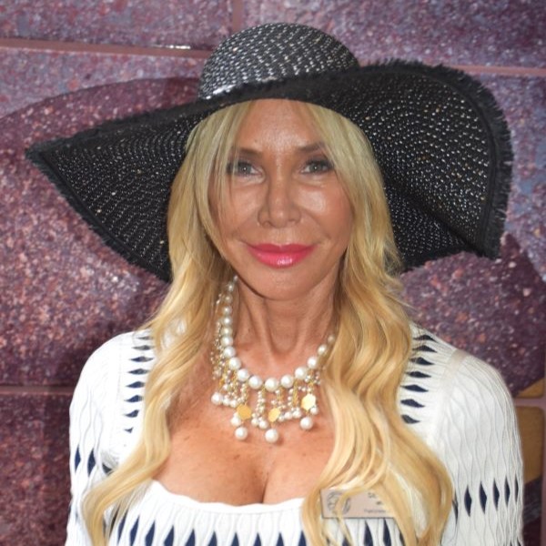 Headshot photo of DeAnn Mix